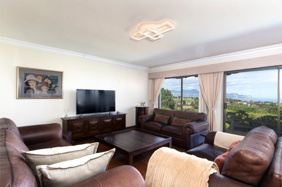3 Bedroom Property for Sale in Helderberg Estate Western Cape